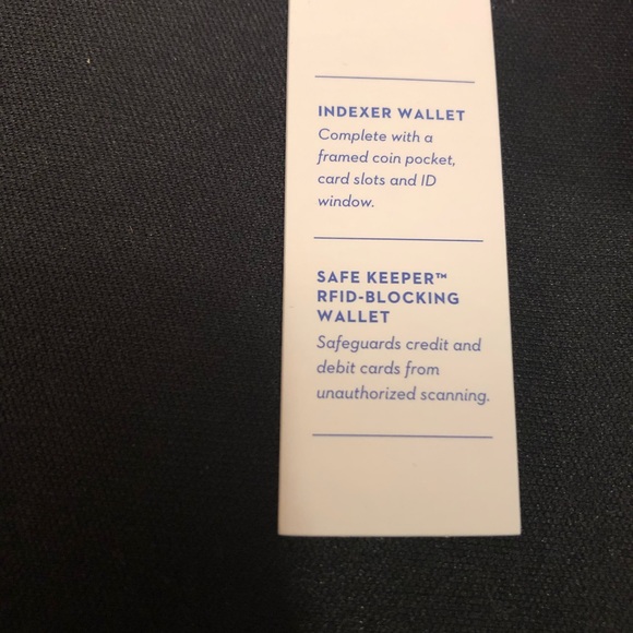 NWT Floral APT.9 Indexer Wallet - Picture 5 of 8